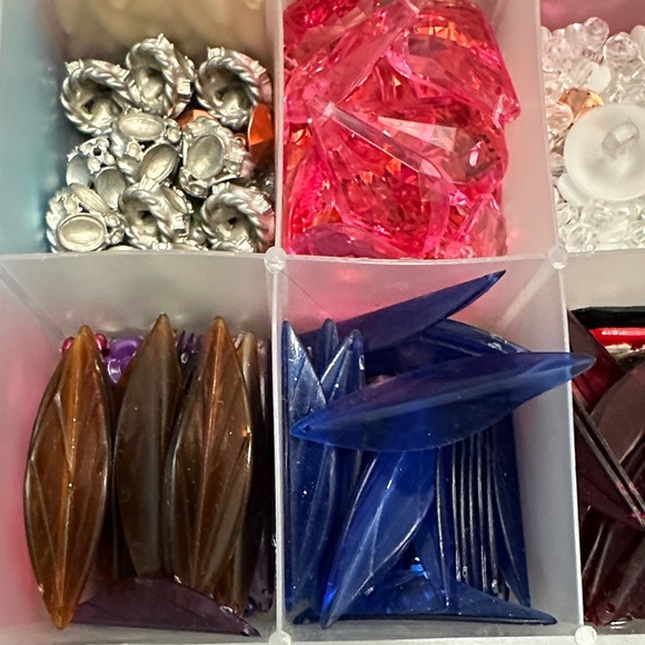 Assorted Bead Collection - Picture 5 of 11